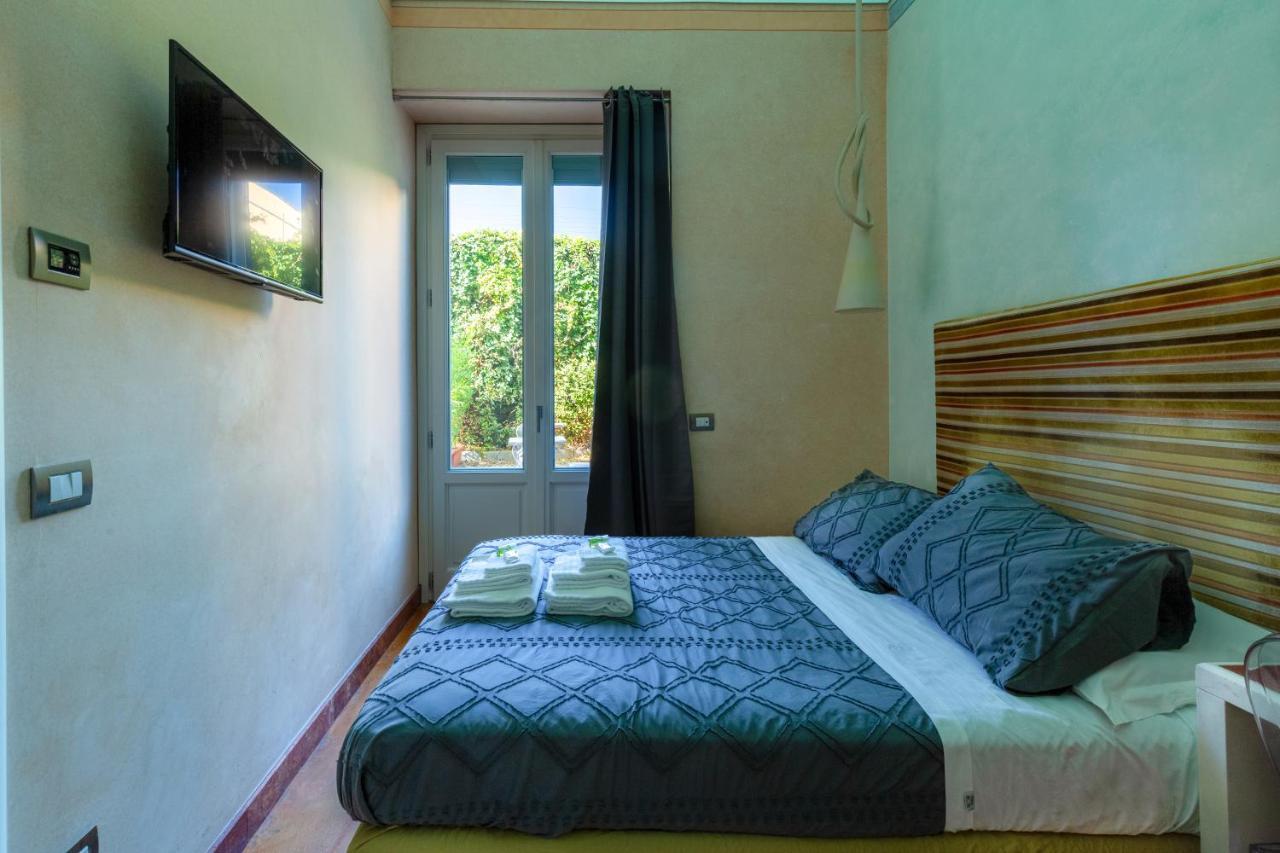 Aurora Garden Lodging - Rooms & Apartment Флоренция Экстерьер фото